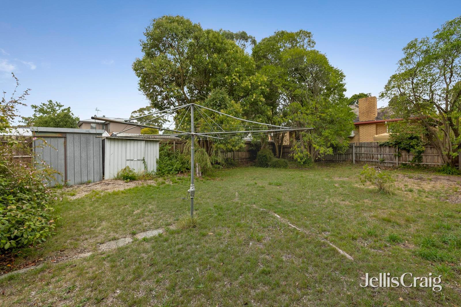 21 Binbrook Drive, Croydon image 8