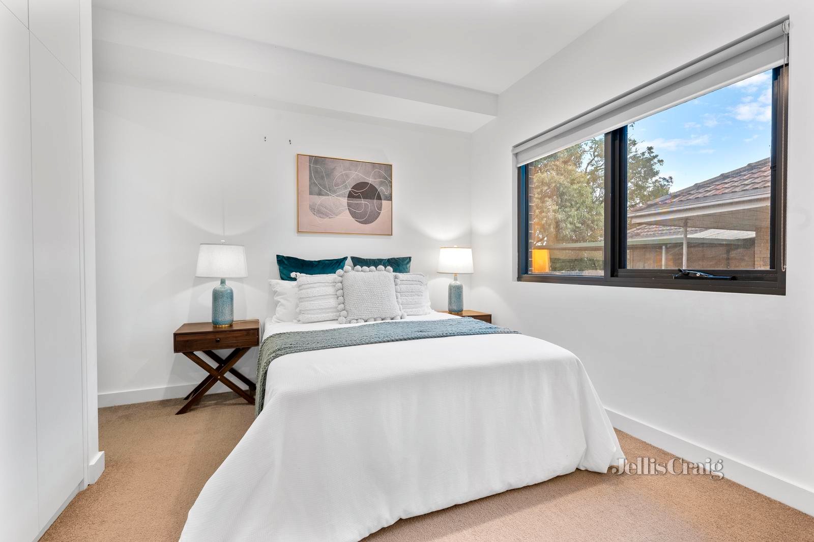 2/1 Biscayne Drive, Mount Waverley image 6