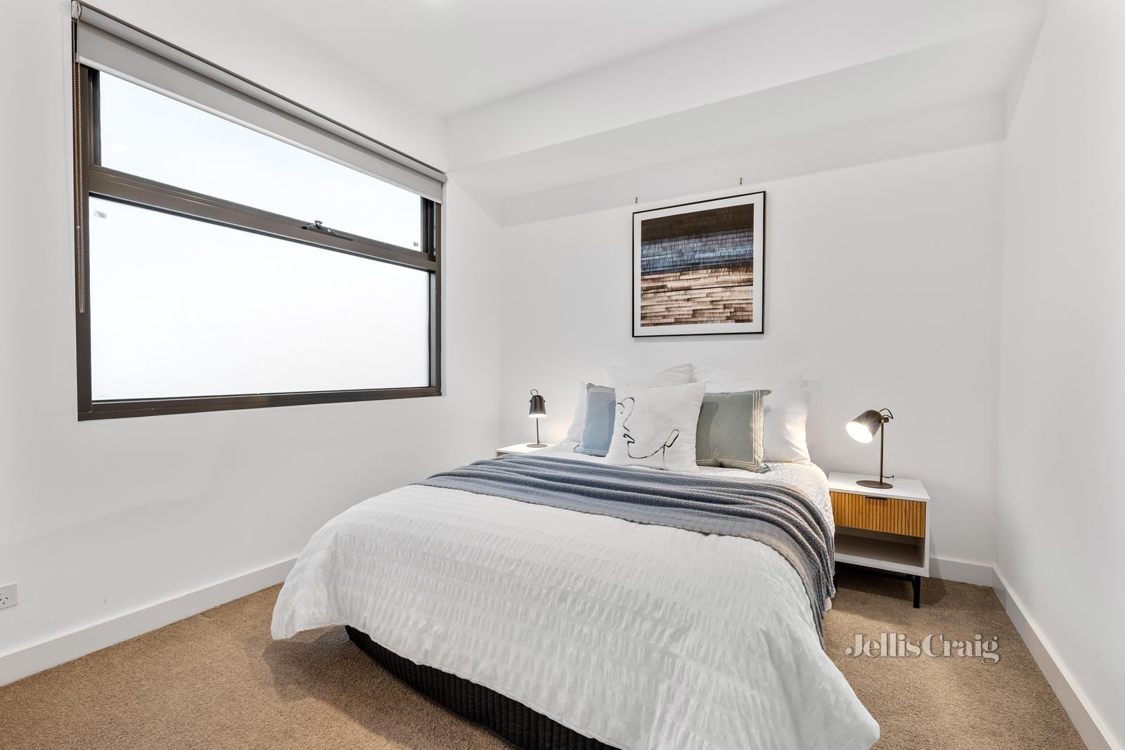 2/1 Biscayne Drive, Mount Waverley image 8