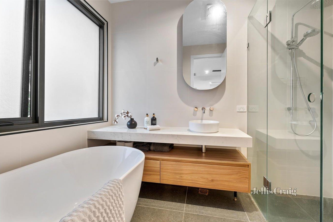 2/1 Biscayne Drive, Mount&nbsp;Waverley image 8