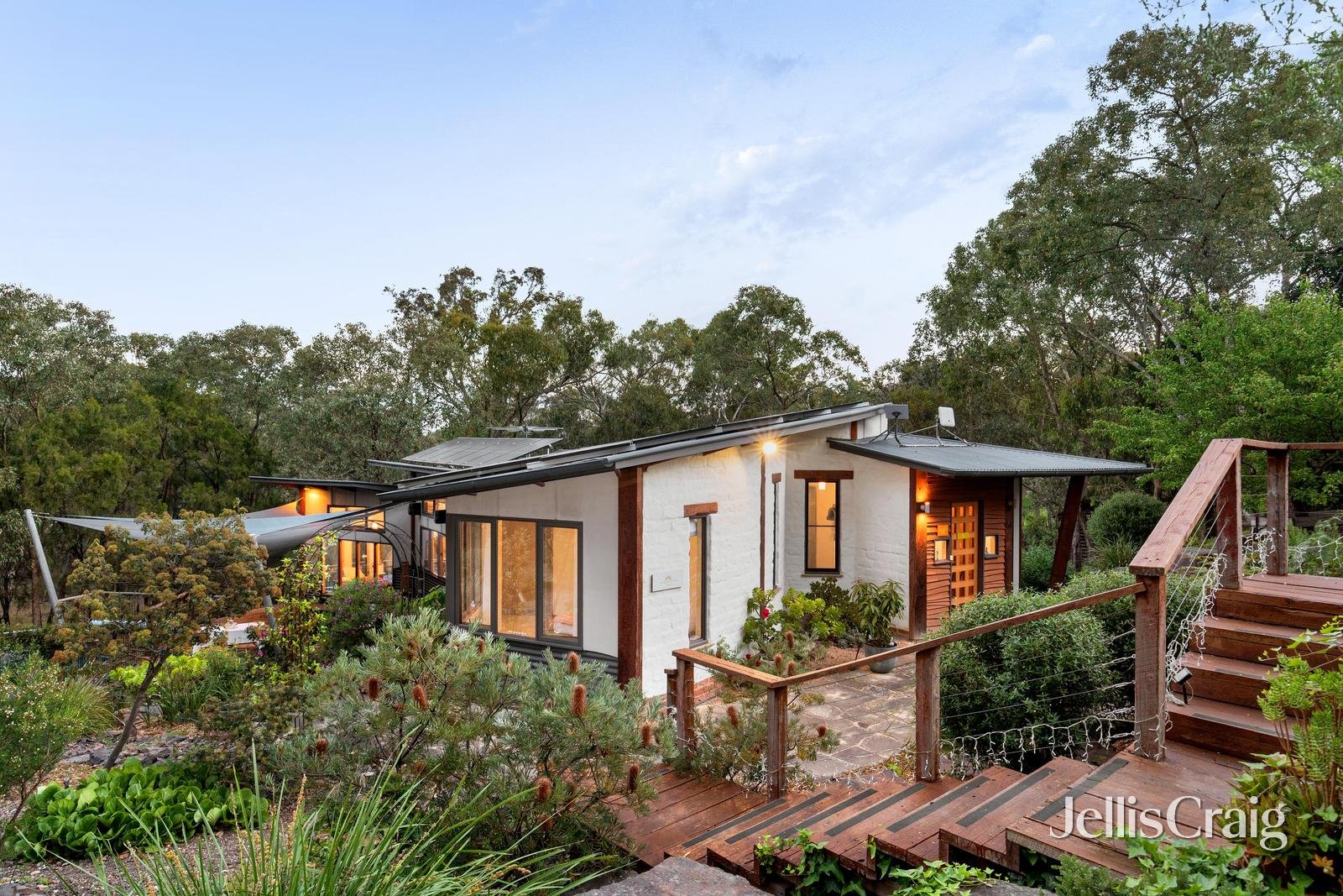 21 Bishops Road, Panton&nbsp;Hill image 1