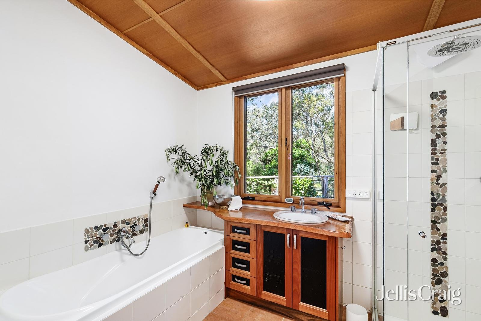 21 Bishops Road, Panton&nbsp;Hill image 10