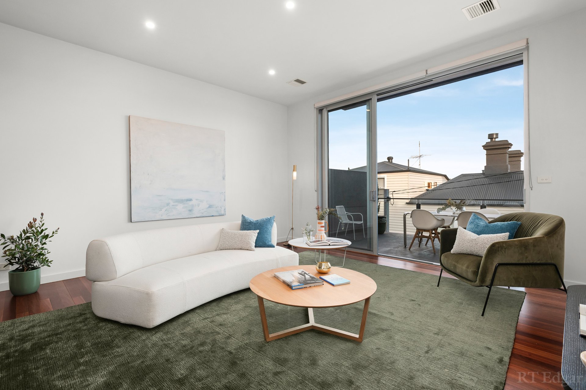 21 Bleakhouse Lane, Albert Park image 2