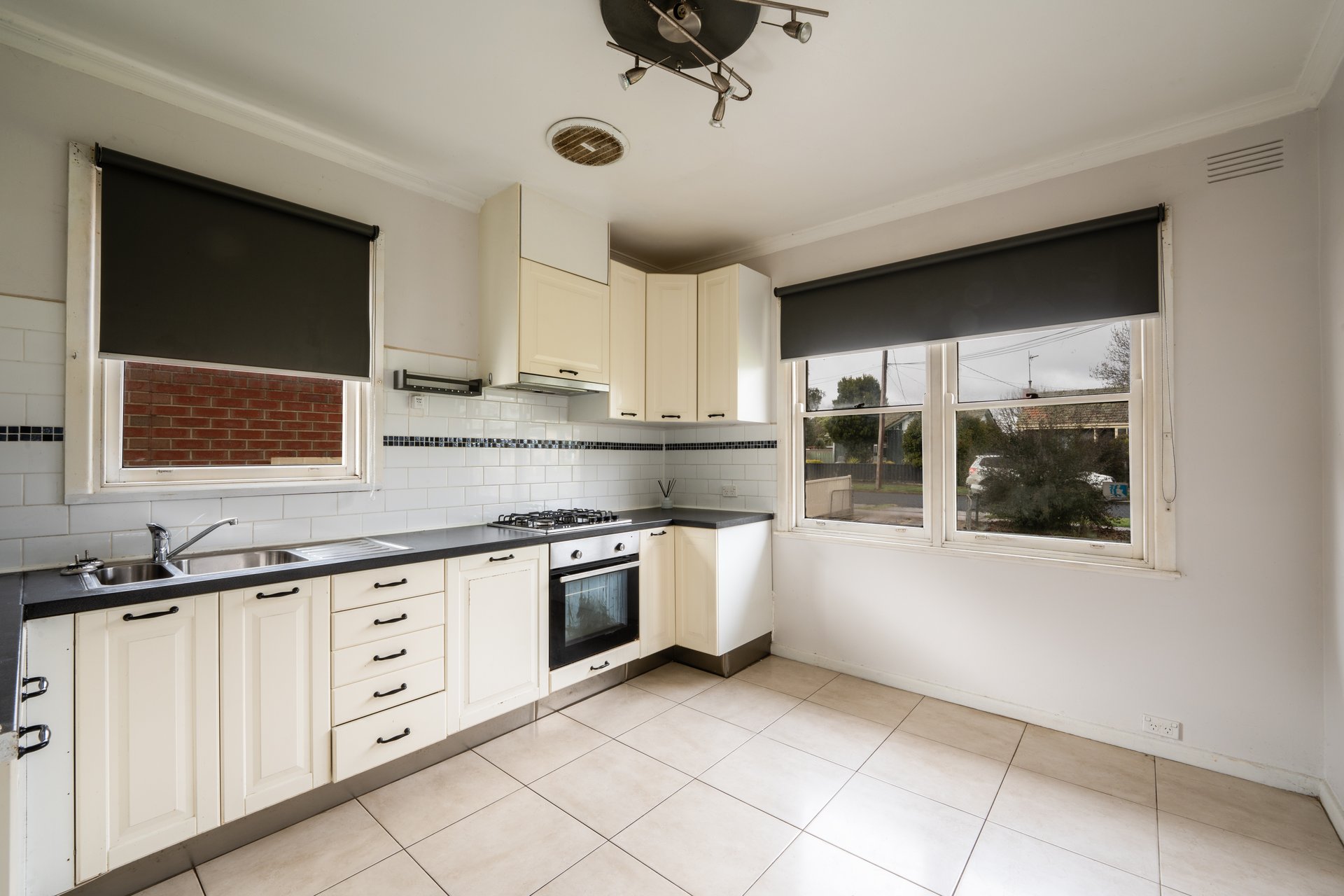 21 Boronia Grove, Wendouree image 2