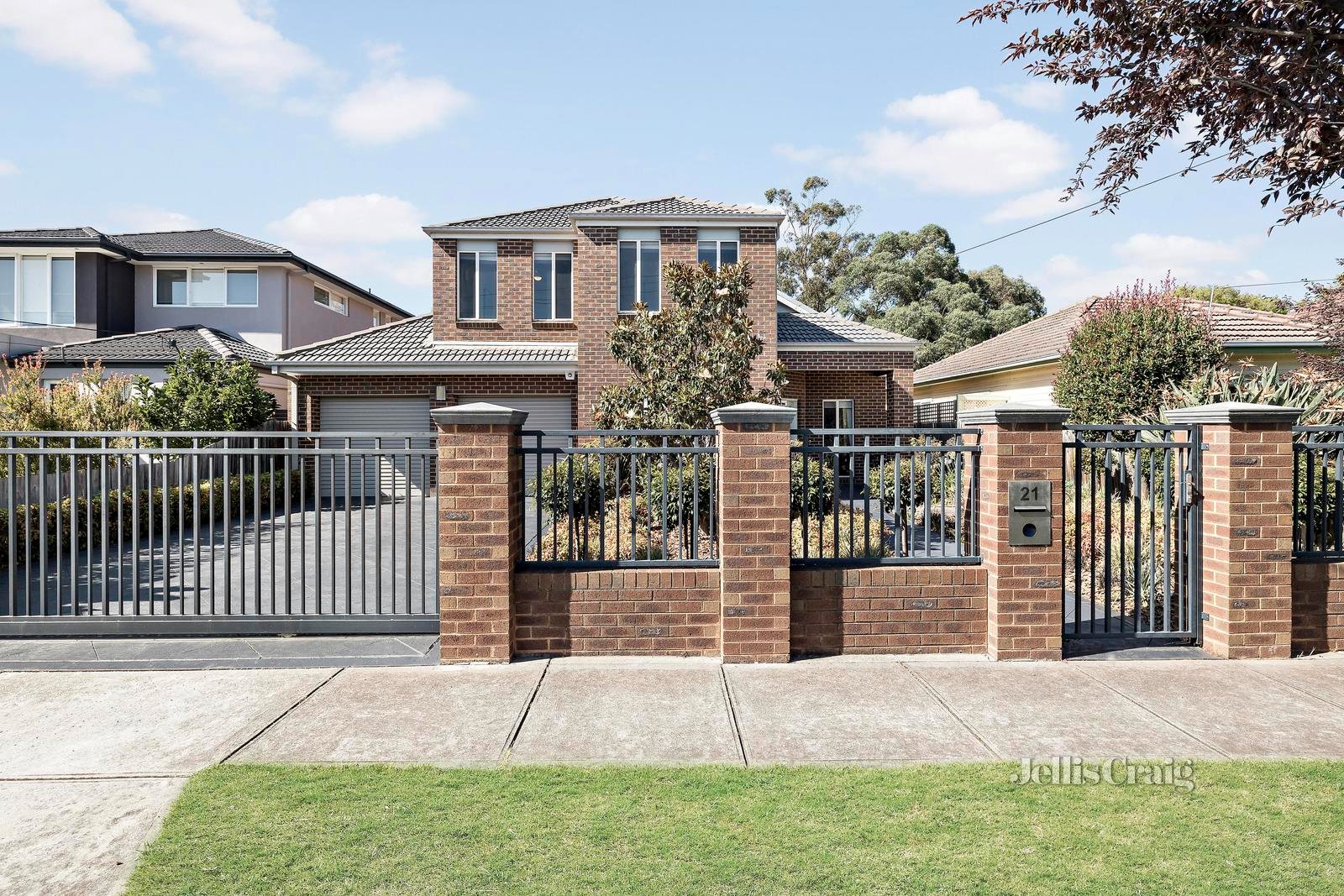 21 Brentwood Avenue, Pascoe Vale South image 1