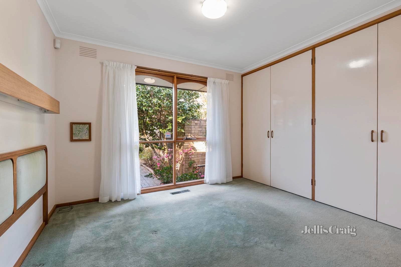 2/1 Bristol Court, Glen Waverley image 4