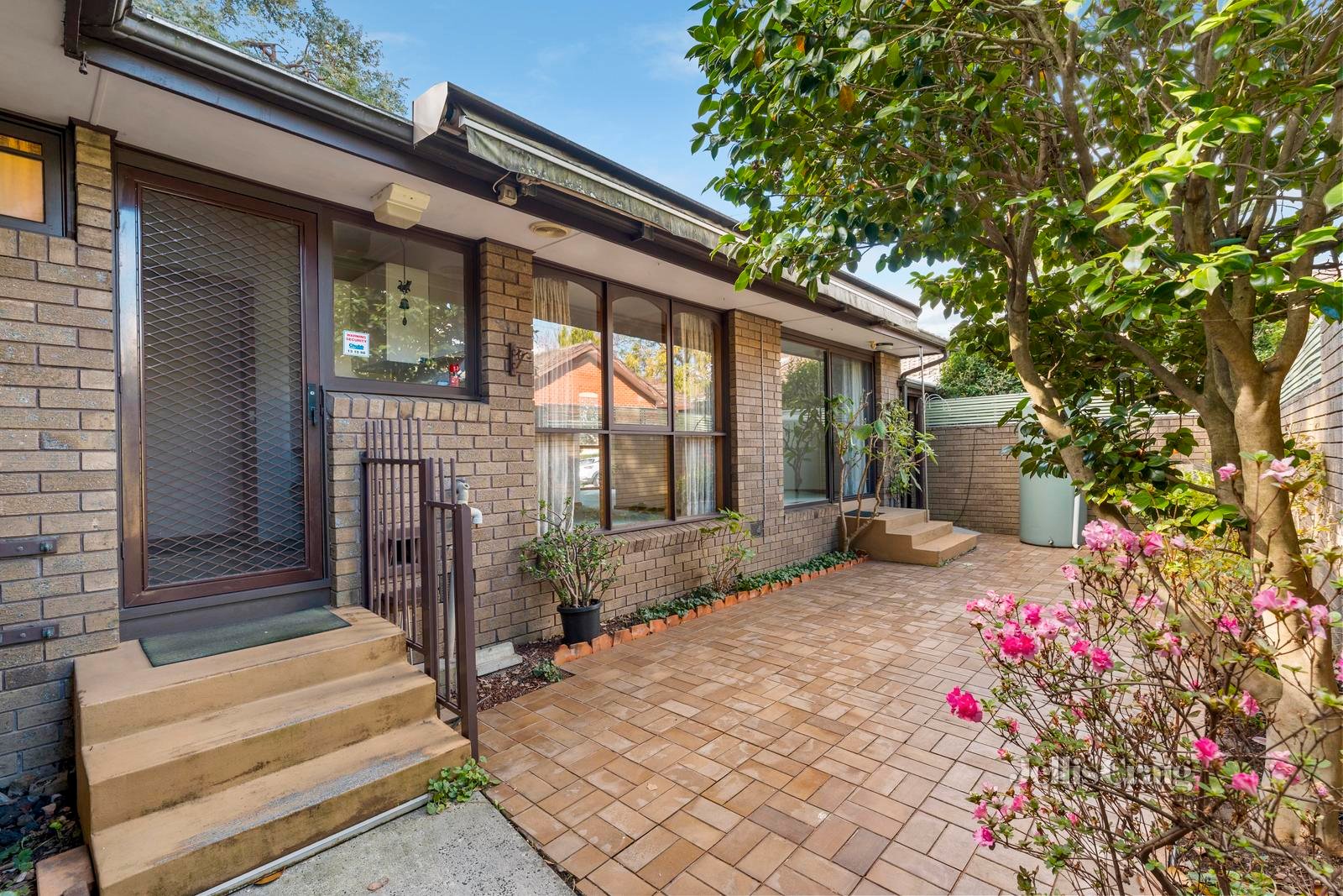 2/1 Bristol Court, Glen Waverley image 7