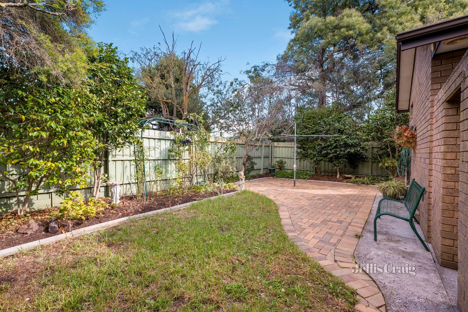 2/1 Bristol Court, Glen Waverley image 8