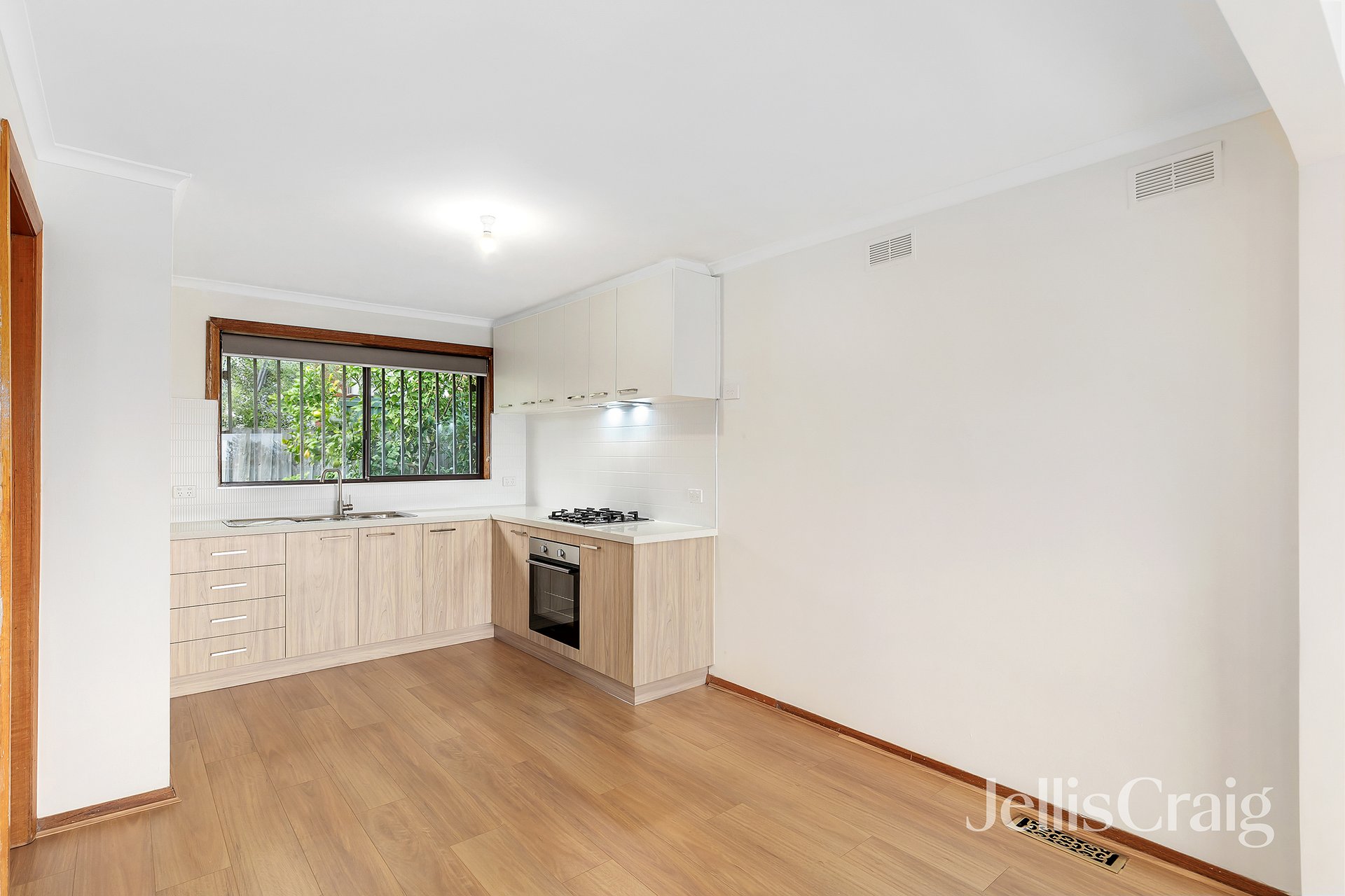 2/1 Broadhurst Avenue, Reservoir image 3