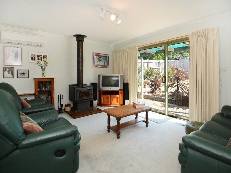 21 Brolga Crescent, Wandana Heights image 2