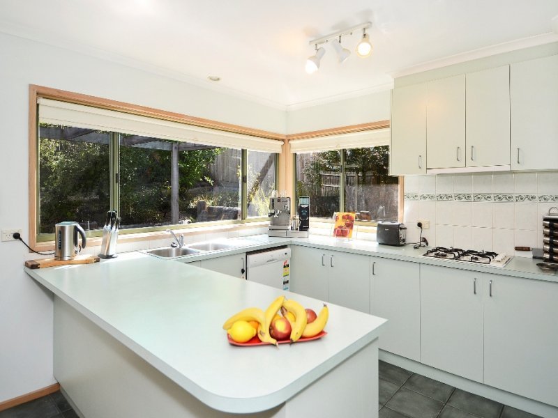 21 Brolga Crescent, Wandana Heights image 3