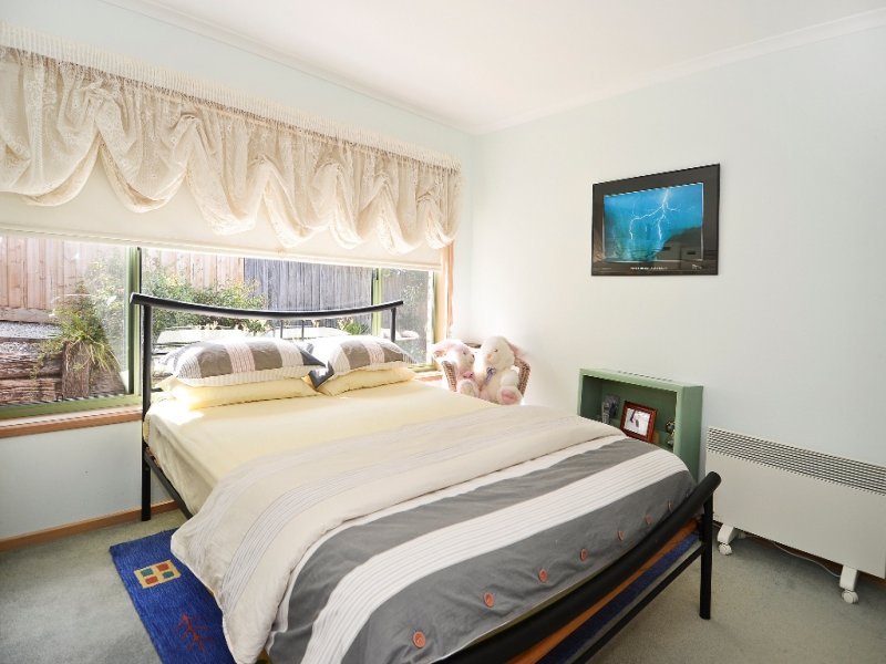 21 Brolga Crescent, Wandana Heights image 8