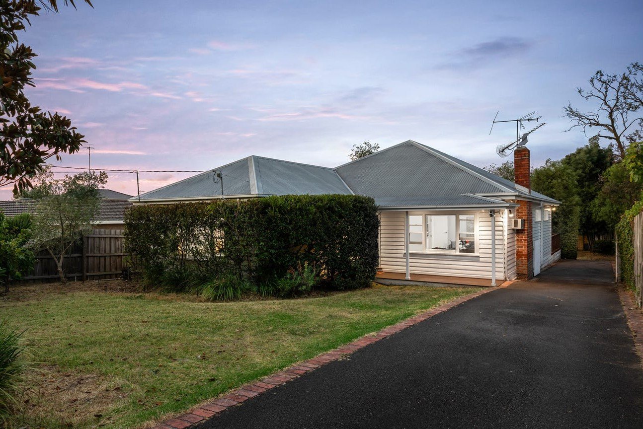 21 Bronte Avenue, Burwood image 14