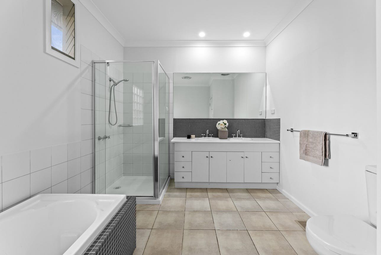21 Bronte Avenue, Burwood image 12