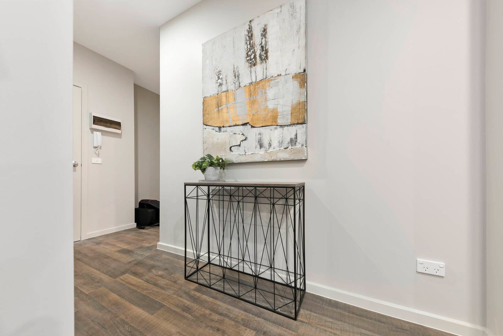Property Gallery Thumbnail 9