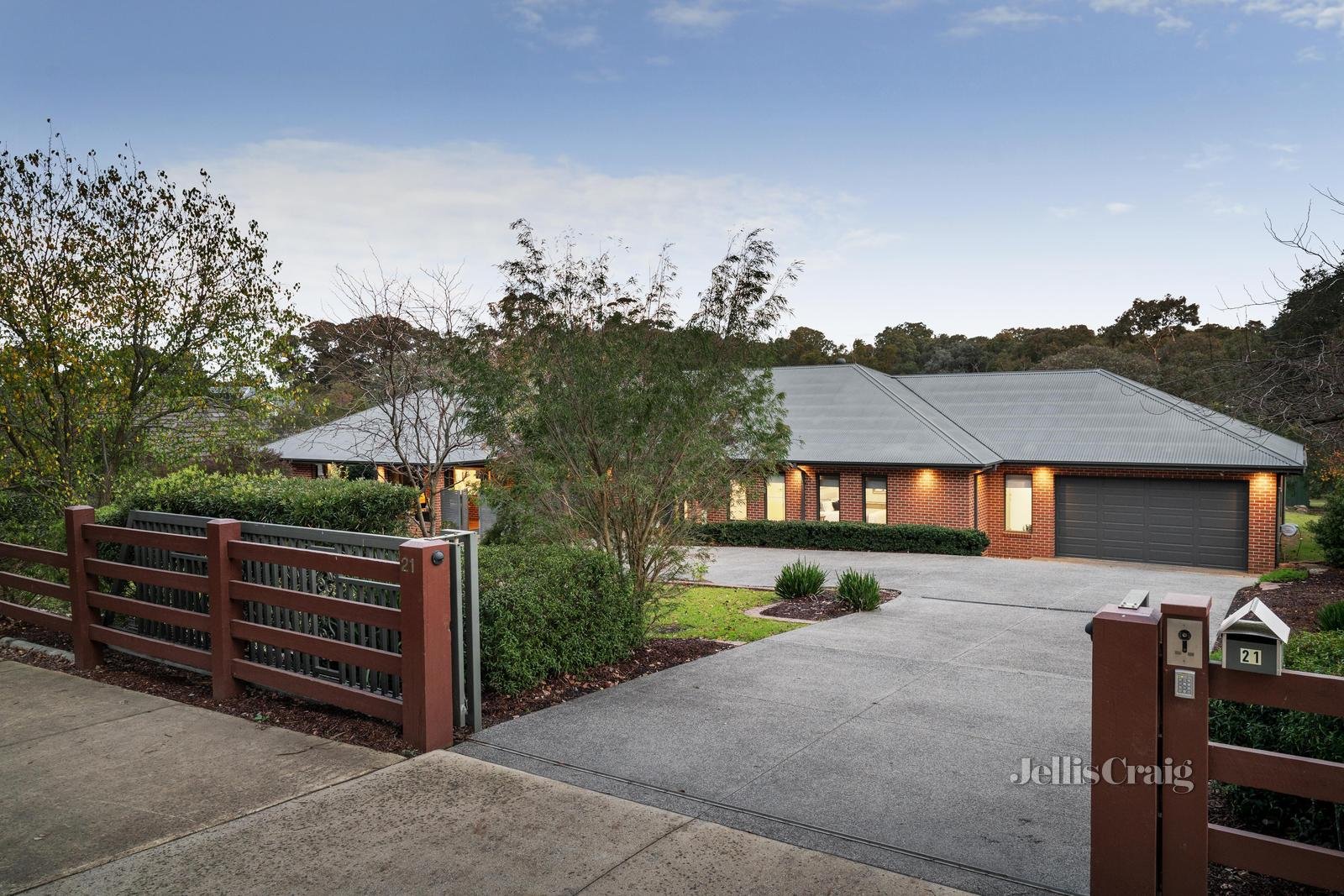 21 Browns Lane, Plenty image 1