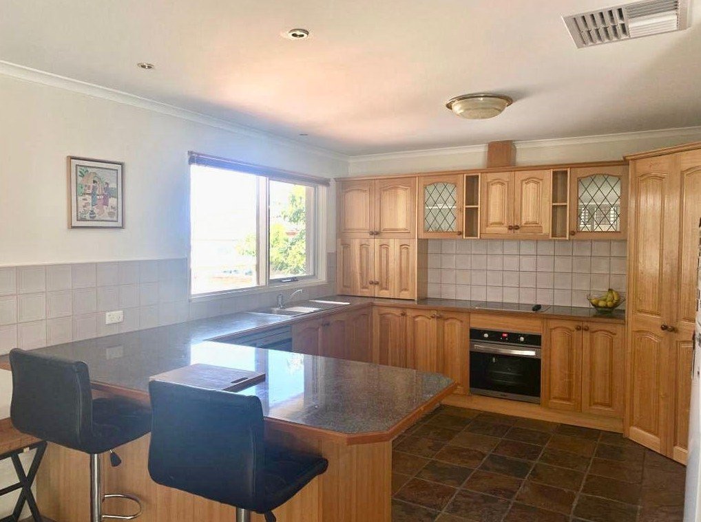 21 Bruford Avenue, Wheelers Hill image 1