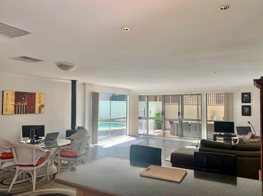 21 Bruford Avenue, Wheelers Hill image 2