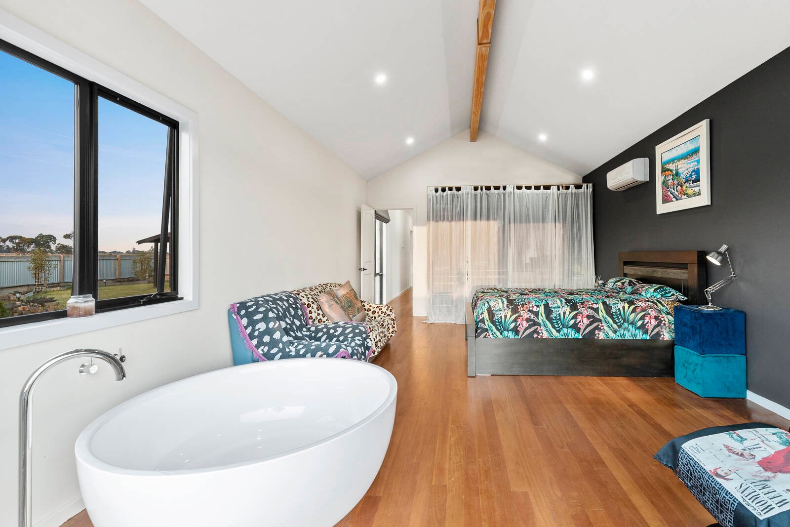 Property Gallery Thumbnail 16