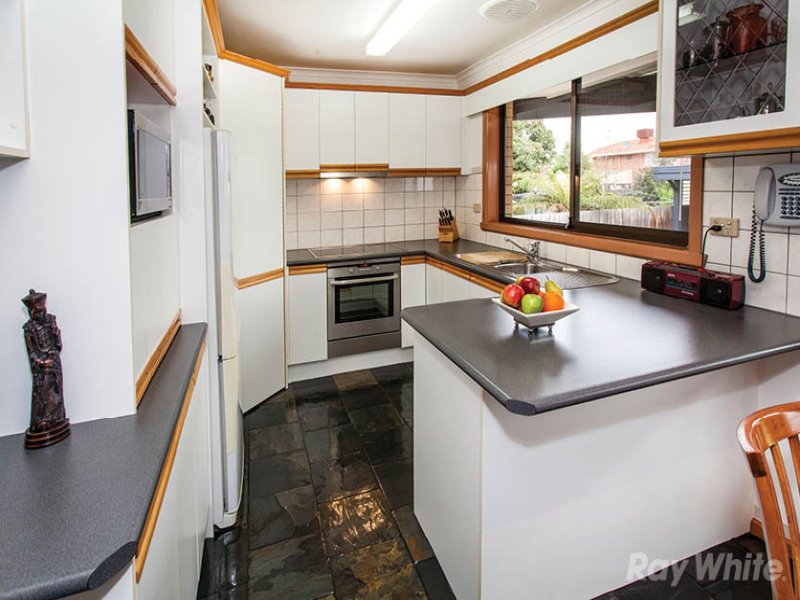 21 Camelot Drive, Glen Waverley image 2