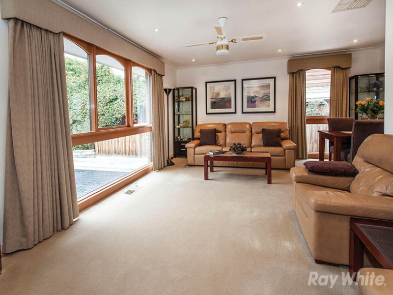 21 Camelot Drive, Glen Waverley image 5
