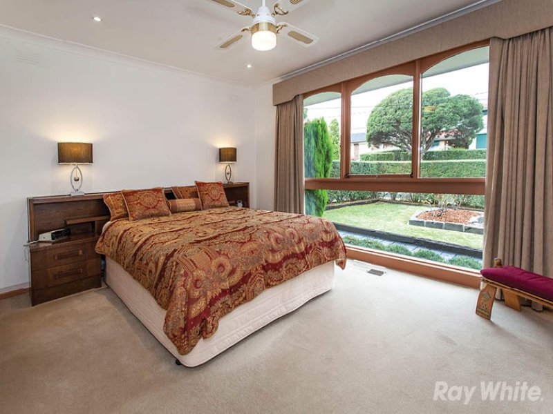 21 Camelot Drive, Glen Waverley image 6