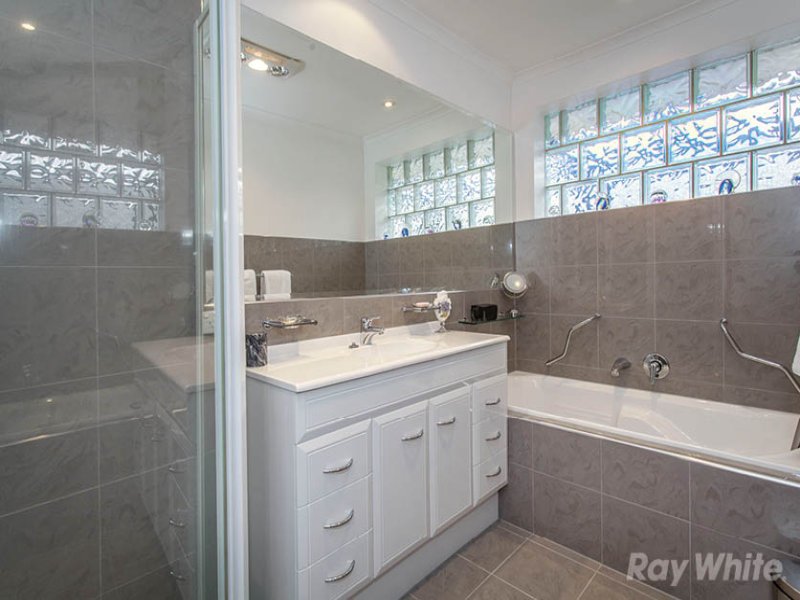 21 Camelot Drive, Glen Waverley image 7