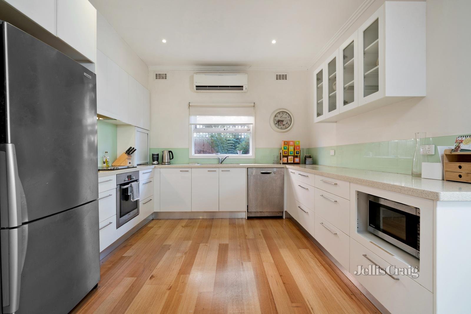 21 Canberra Grove, Brighton East image 5