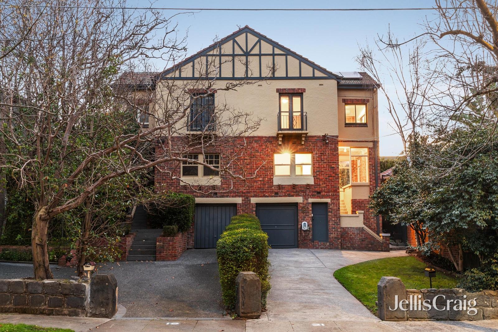 21 Canberra Road, Toorak image 1