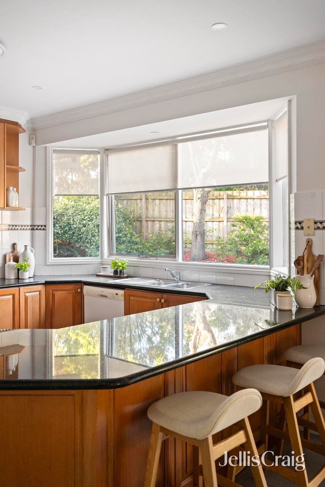 21 Carlton Court, Templestowe image 6