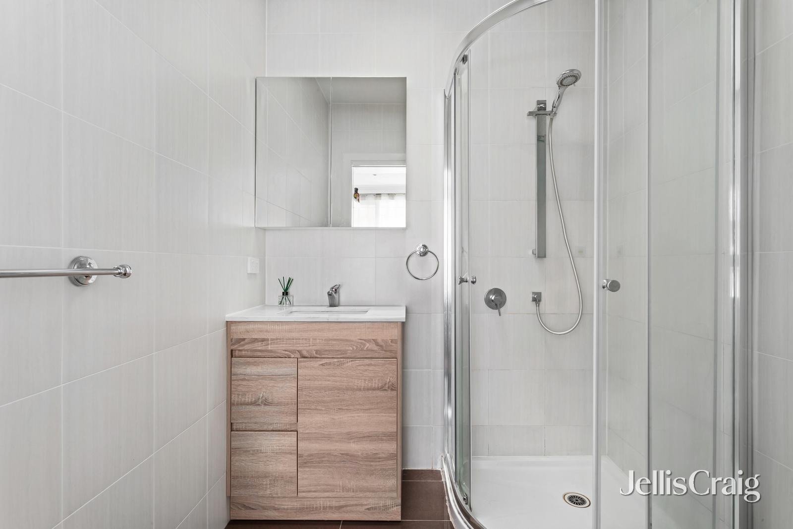 2/1 Carlton Street, Mckinnon image 8