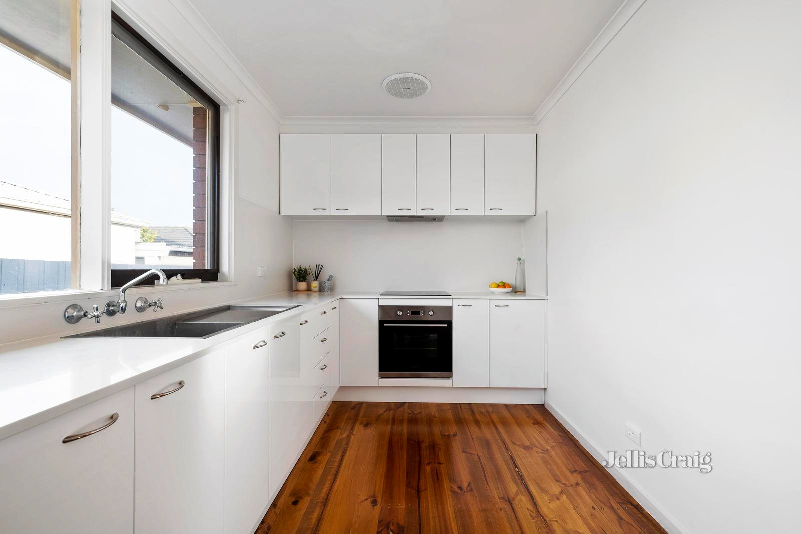 2/1 Carool Road, Carnegie image 5