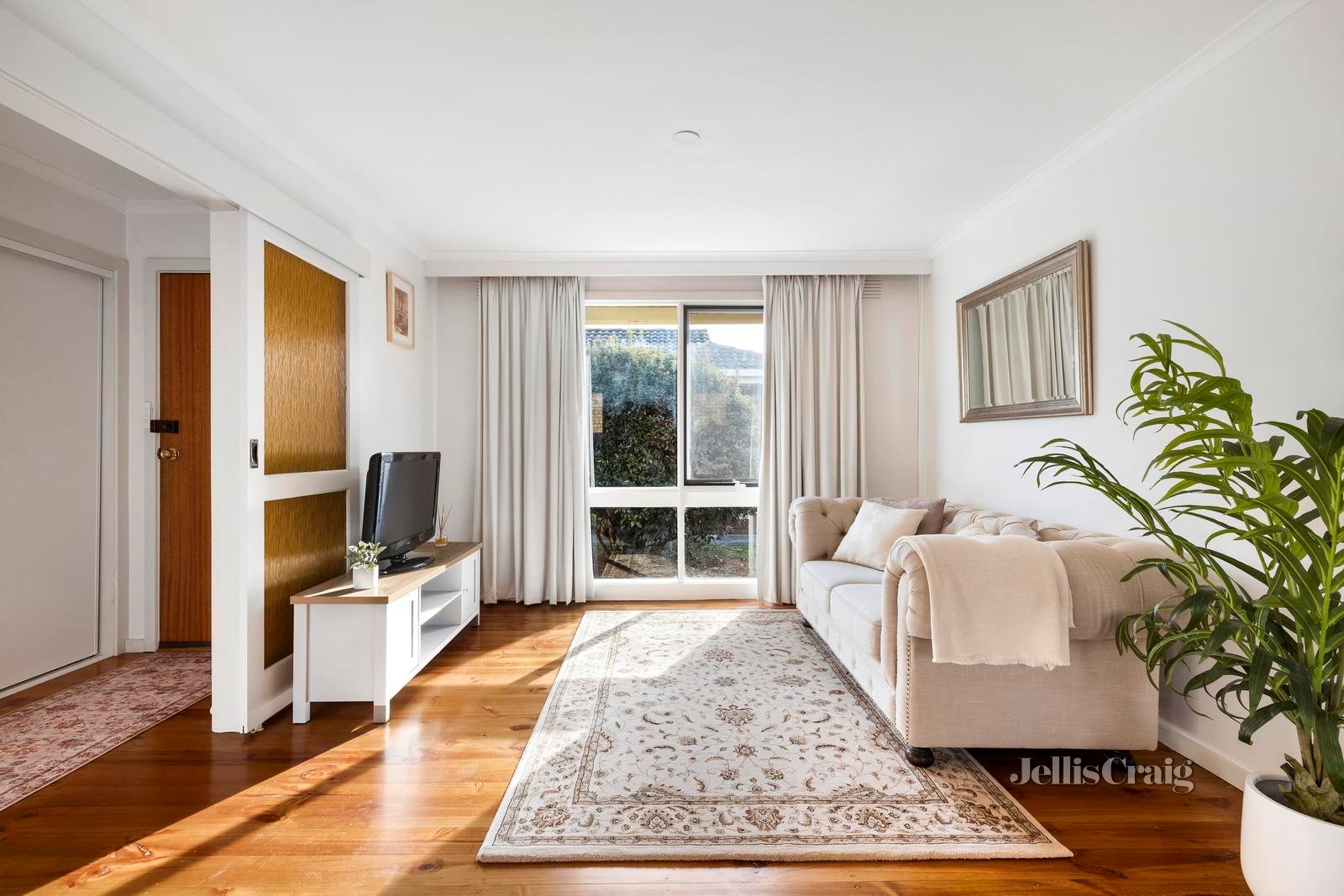 2/1 Carool Road, Carnegie image 7