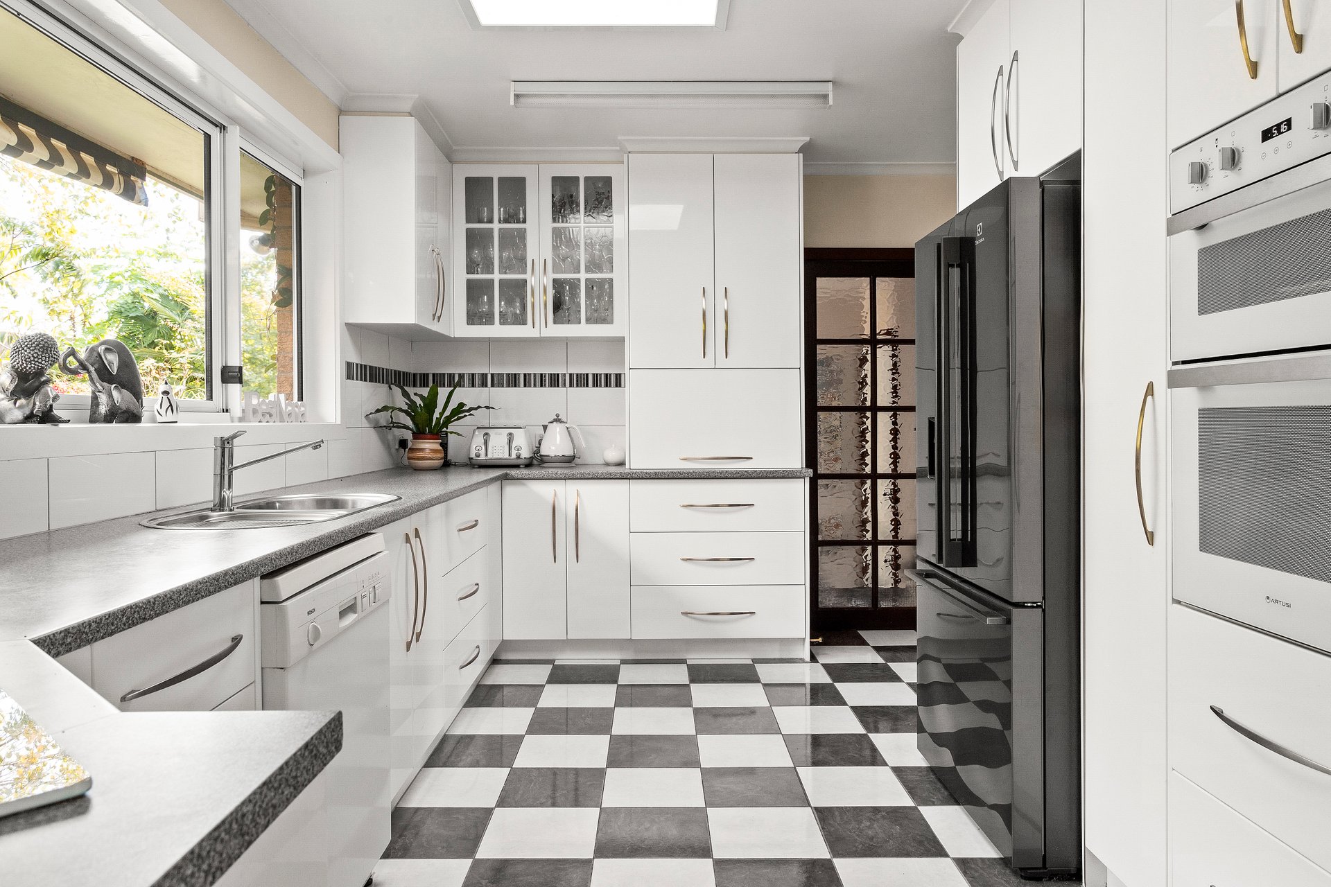 21 Carronvale Road, Mooroolbark image 4