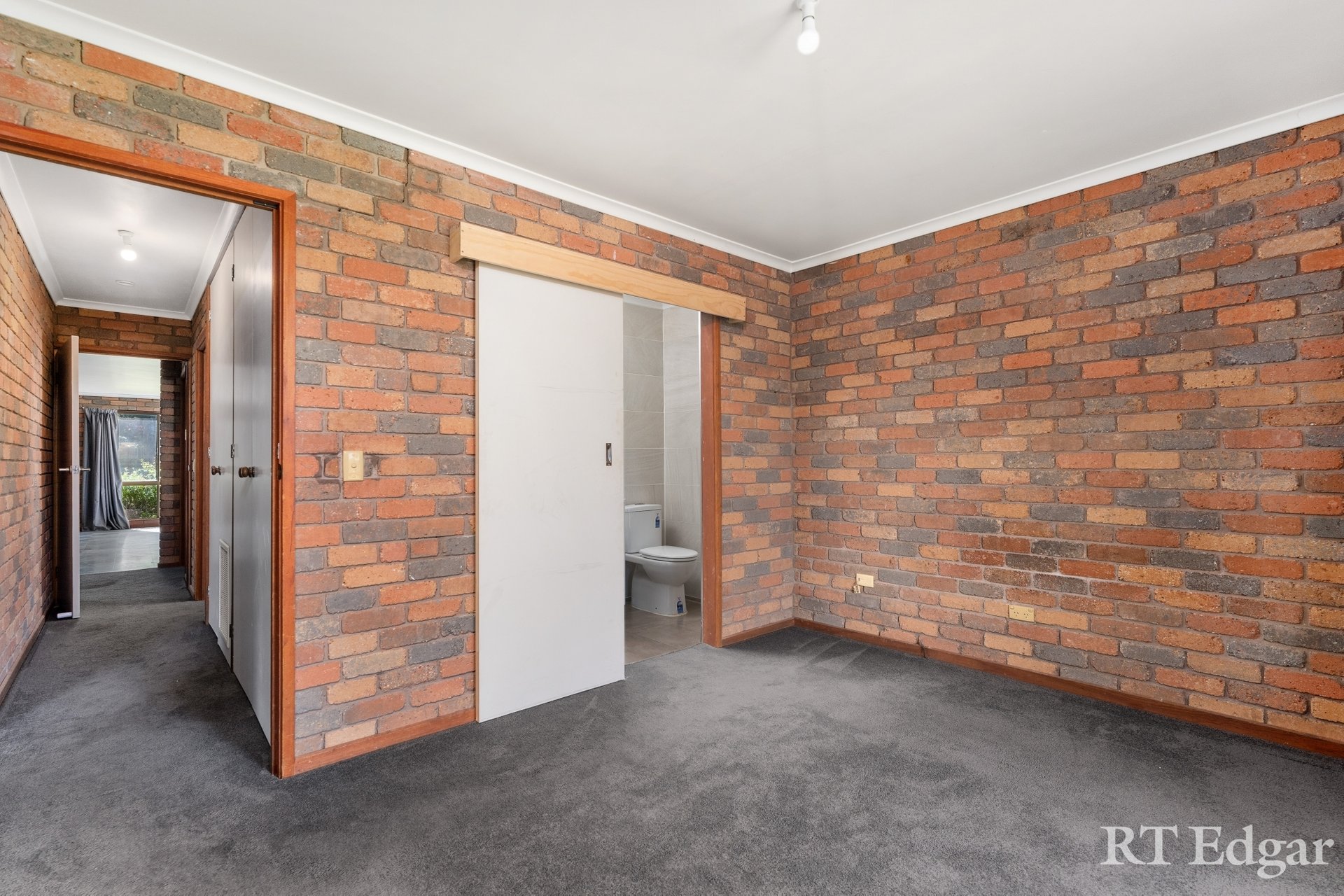 Property Gallery Thumbnail 6