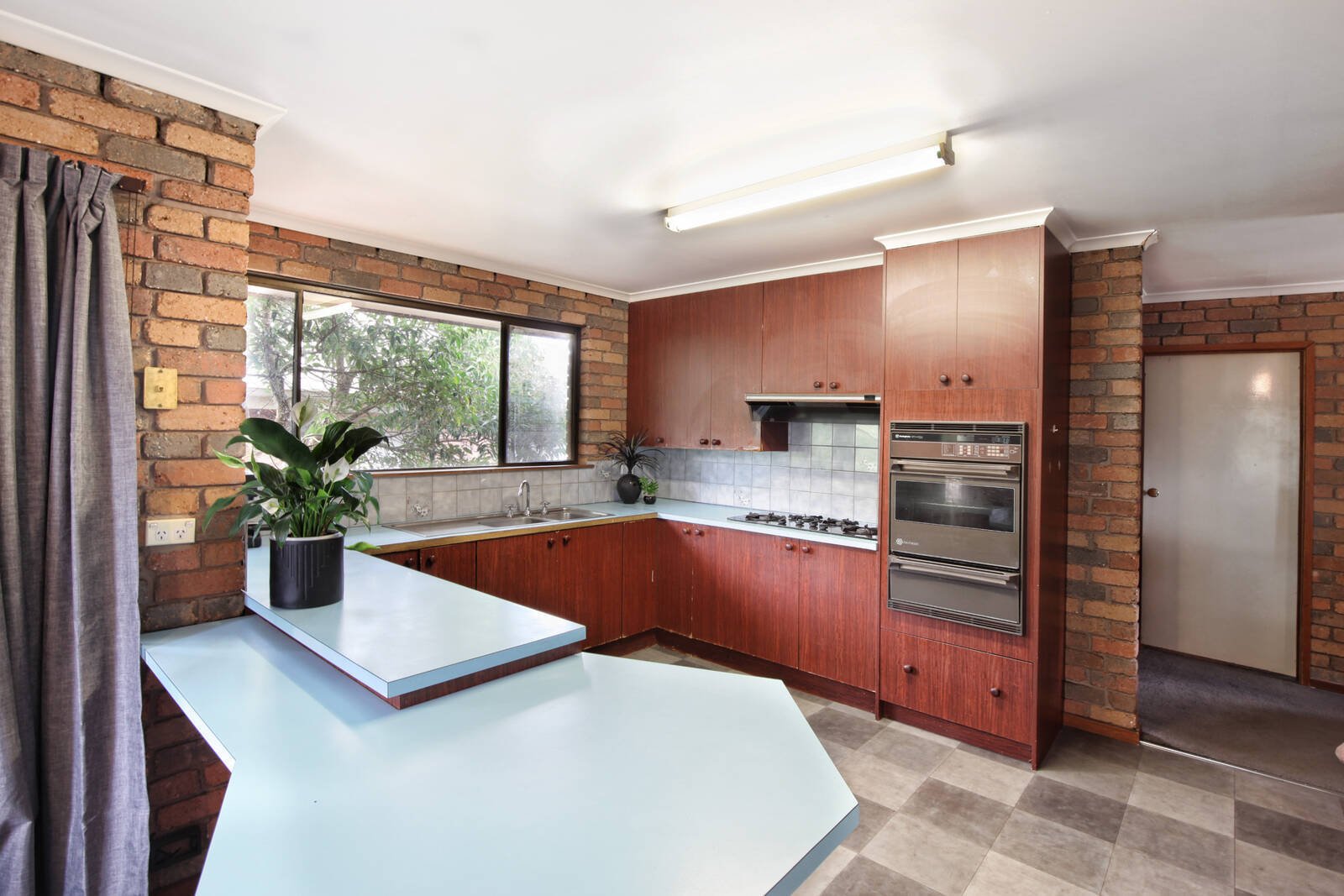 Property Gallery Thumbnail 2