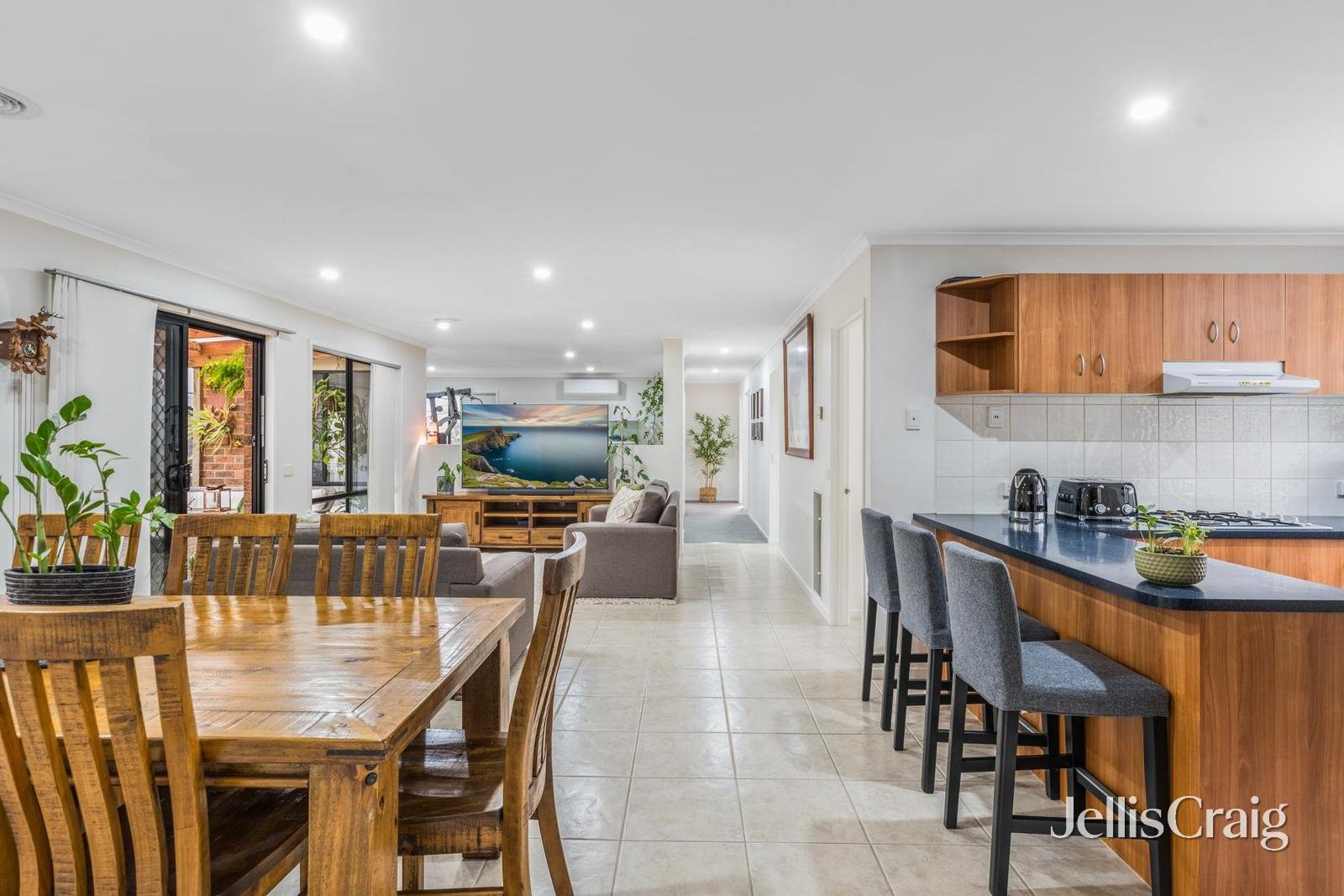 21 Cedarville Close, Highton image 2