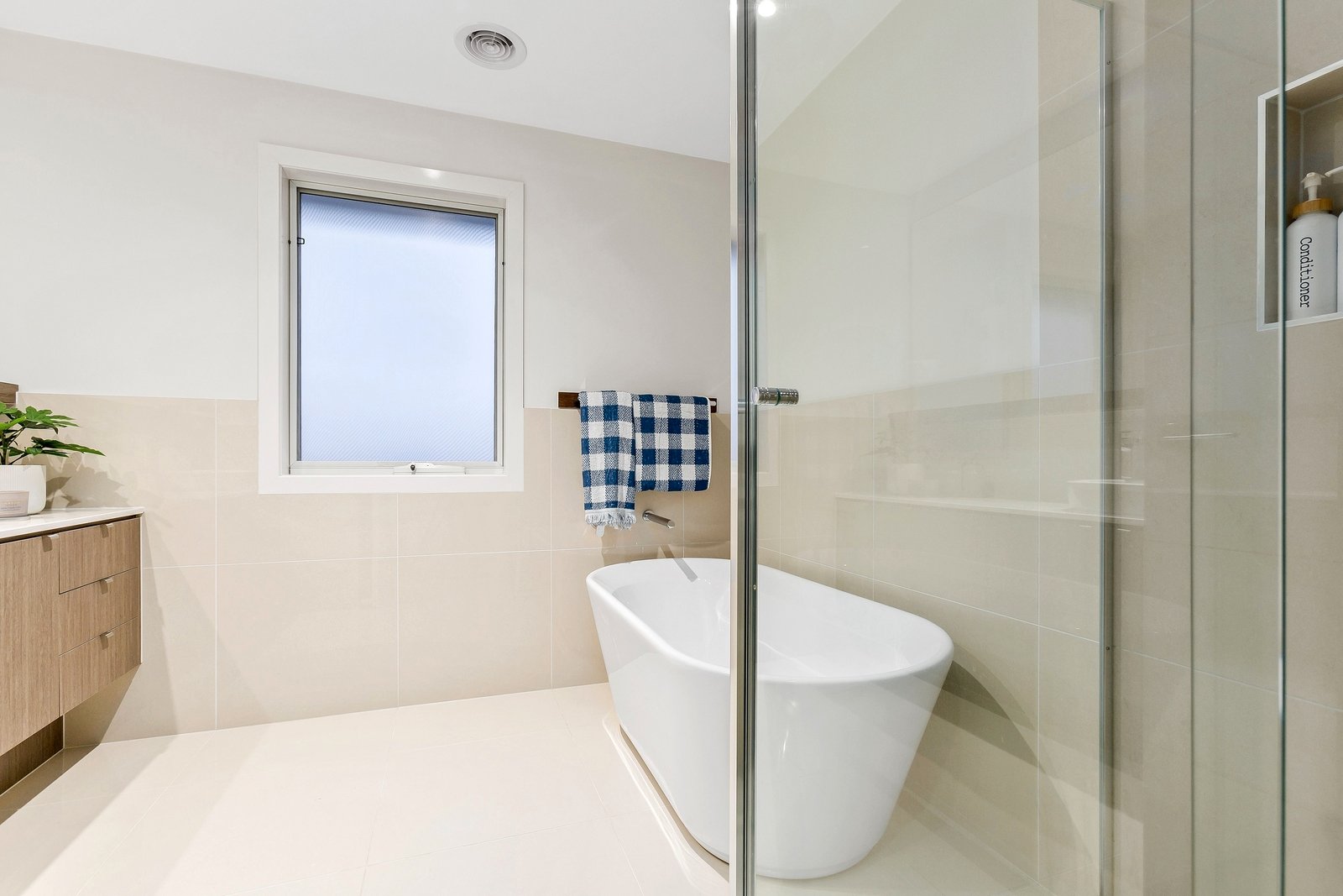 Property Gallery Thumbnail 18