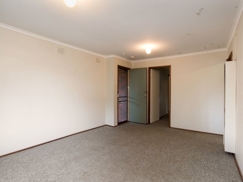 21 Churchill Drive, Mooroolbark image 2