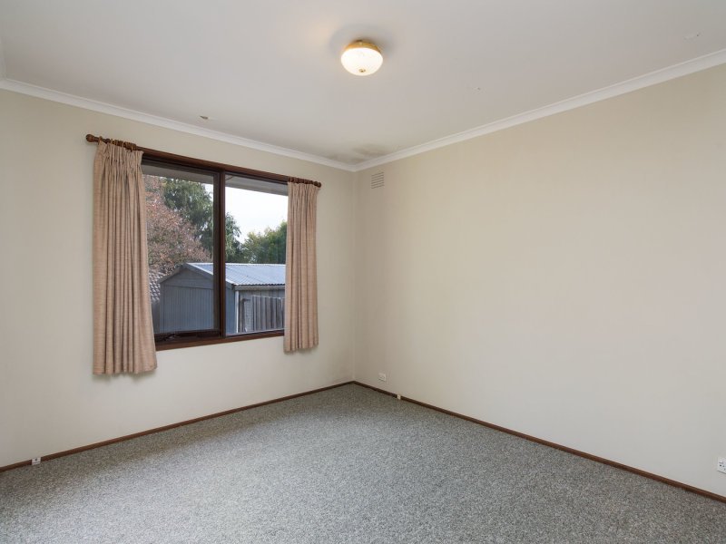 21 Churchill Drive, Mooroolbark image 6