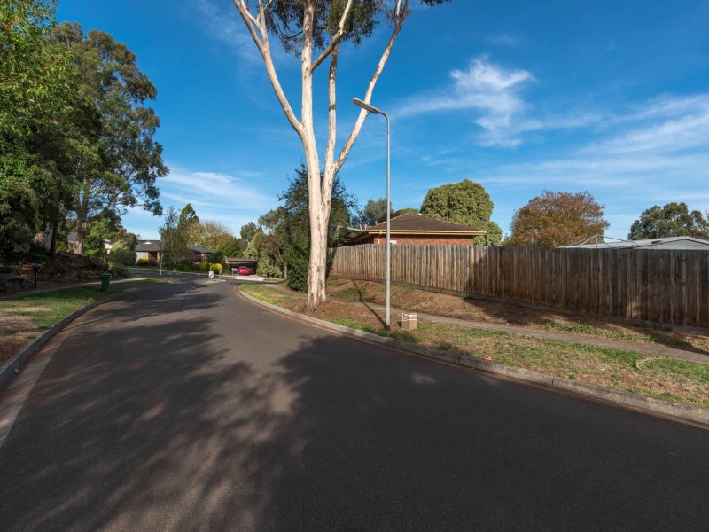 21 Churchill Drive, Mooroolbark image 14