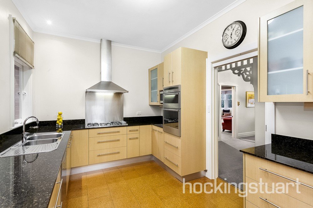 21 Clapham Street, Balwyn image 6