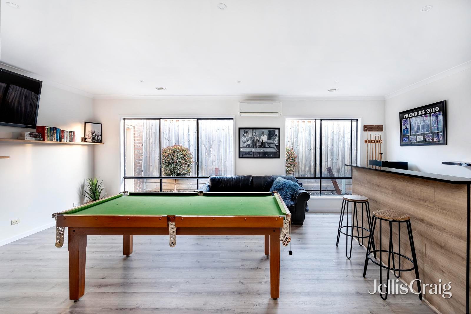 21 Clarendon Views, Doreen image 12