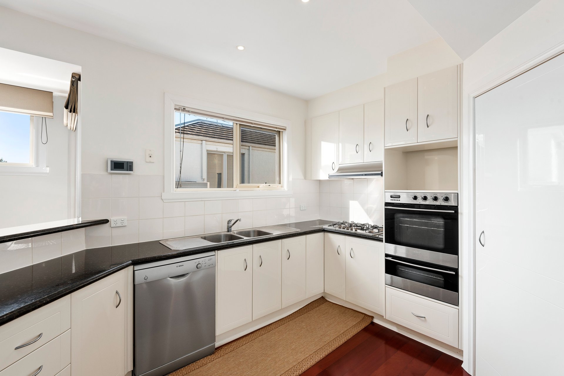 2/1 Cliff Street, Rippleside image 4