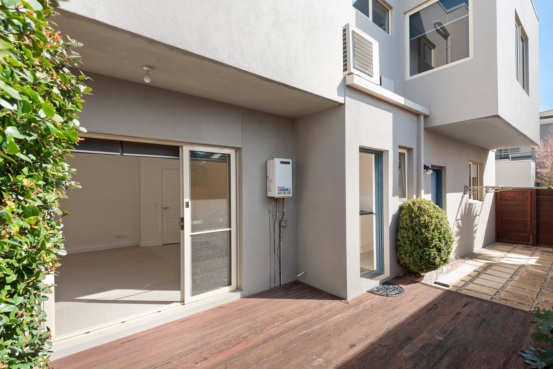 2/1 Cliff Street, Rippleside image 8