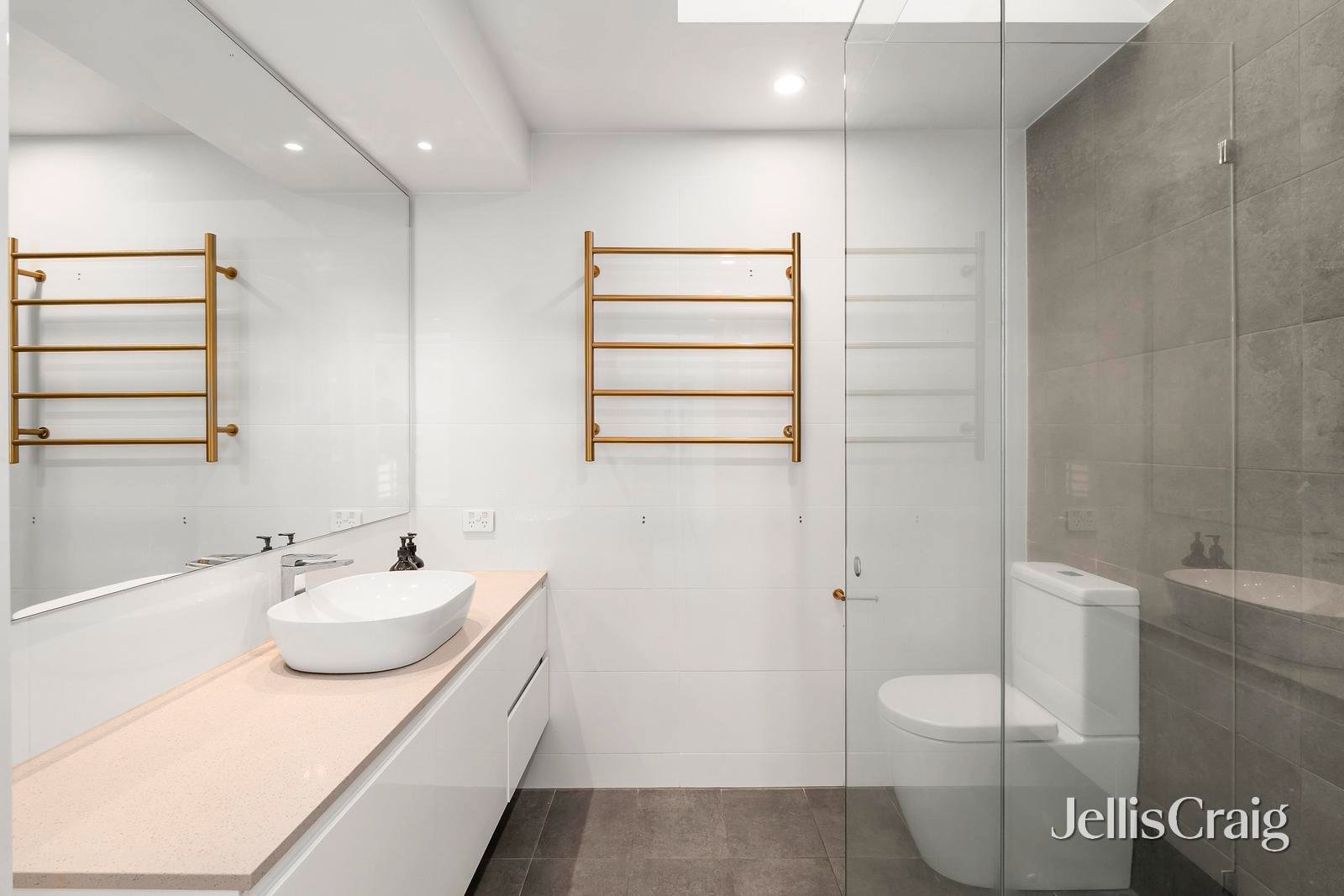 21 Clontarf Crescent, Templestowe image 15