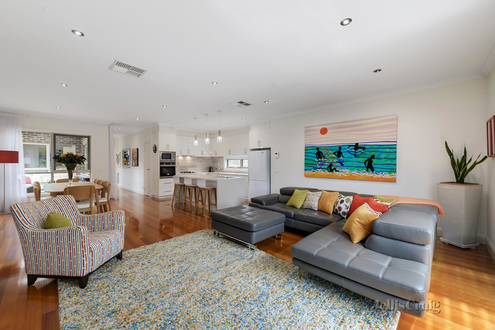 21 Colchester Drive, Doncaster East image 4