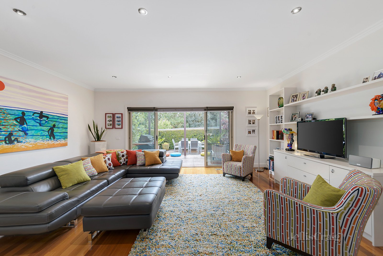 21 Colchester Drive, Doncaster East image 5