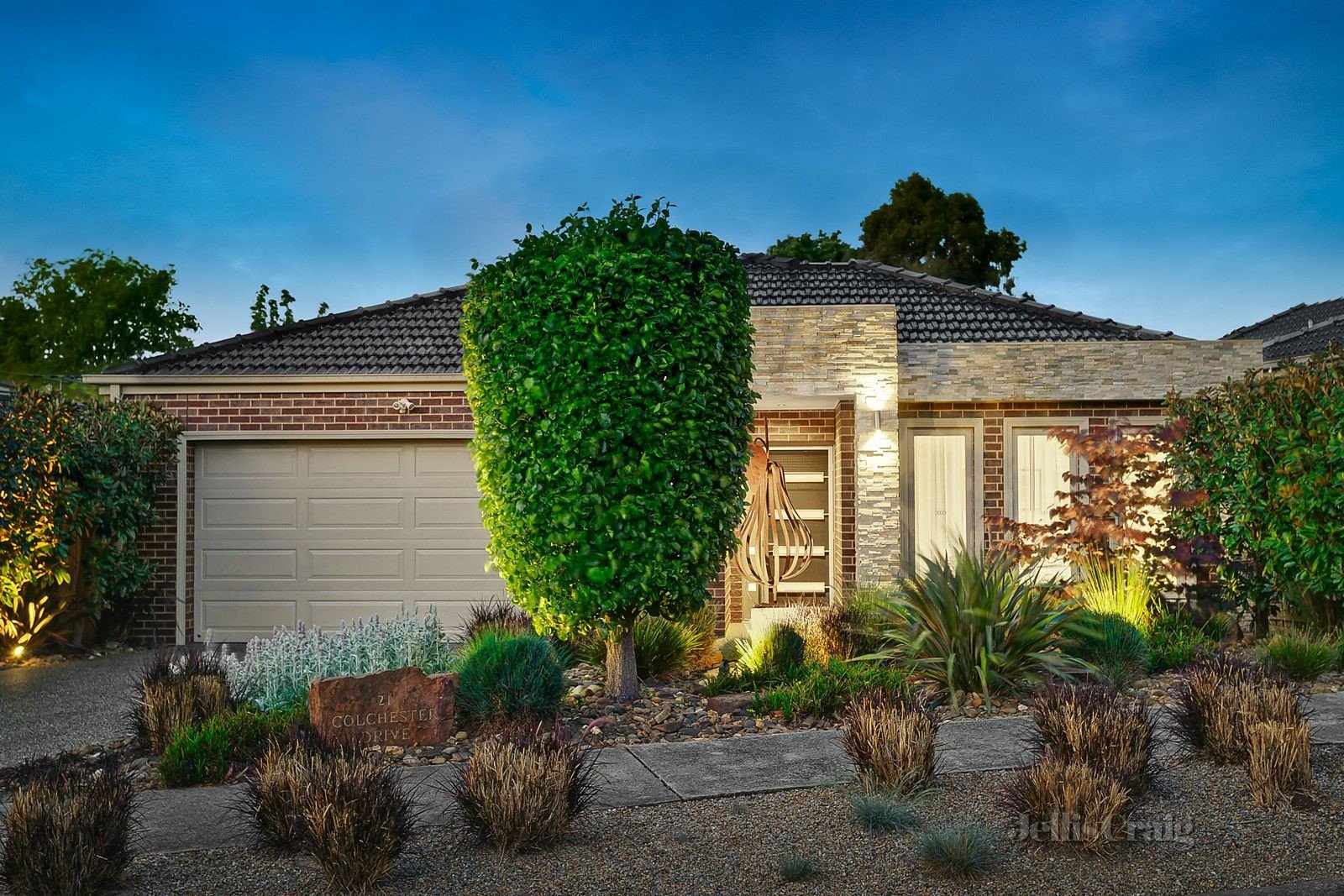 21 Colchester Drive, Doncaster East image 1