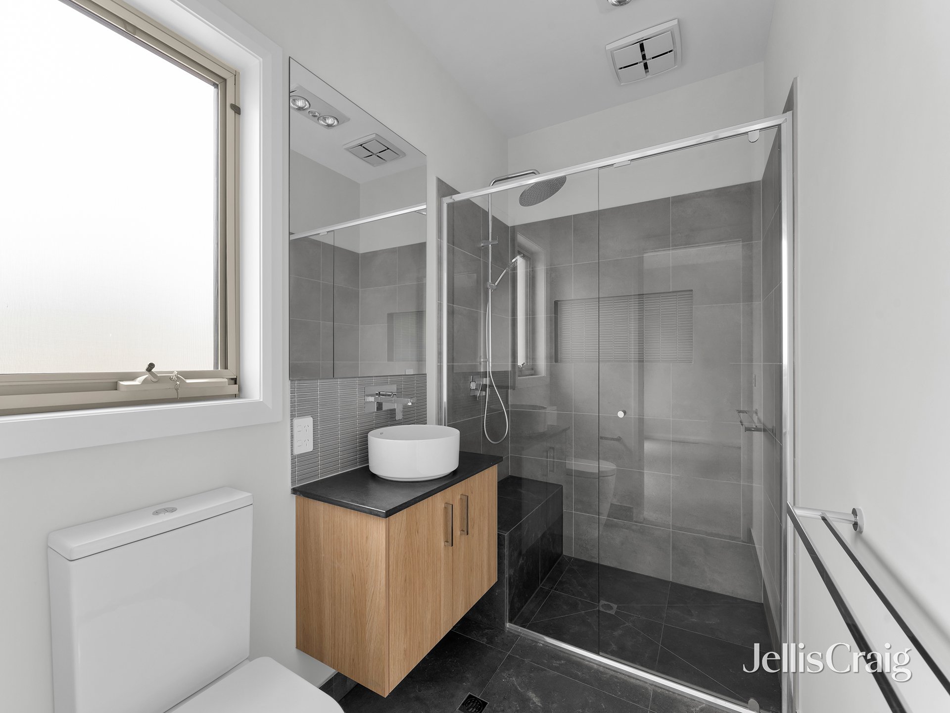 2/1 Cora Court, Mount&nbsp;Waverley image 9